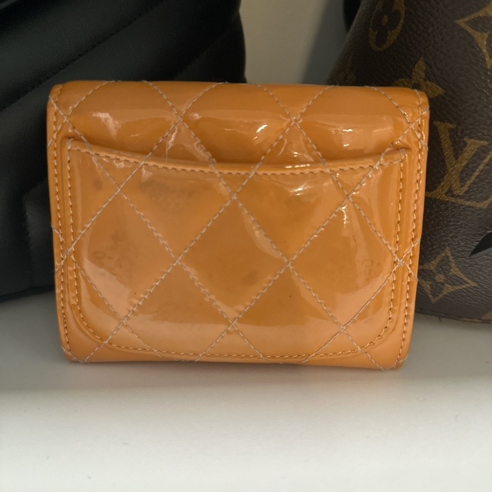 CHANEL QUILTED FLAP ORANGE - Picture 2 of 5